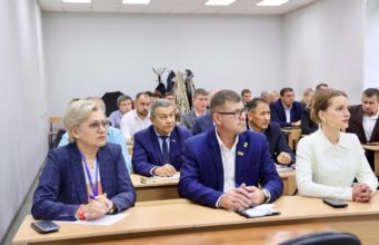 Депутаты Верховного Совета стали наставниками участников кадровой программы «Герои Хакасии»