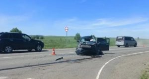 Пассажирка Honda пострадала в ДТП с КамАЗом на трассе Енисей