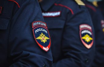 Участковые в Черногорске спасли пенсионерку с инсультом
