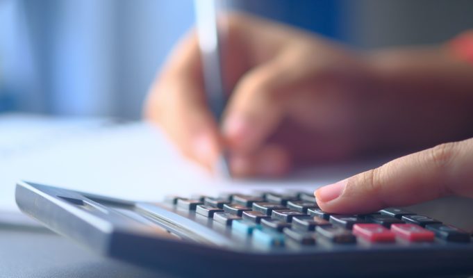 В Бейском районе почти за 13 млн рублей укрепят фундамент школы